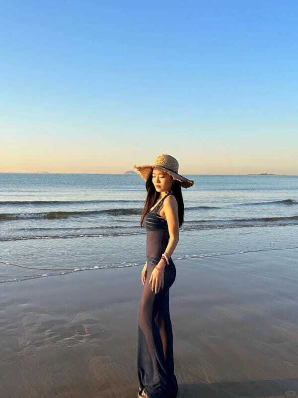 gái mặc bikini nhảy 24