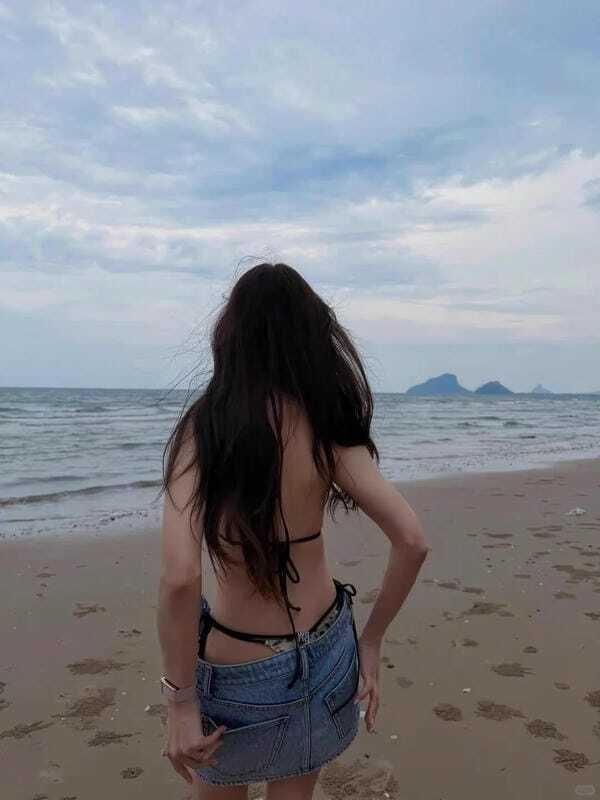 gái mặc bikini nhảy 30