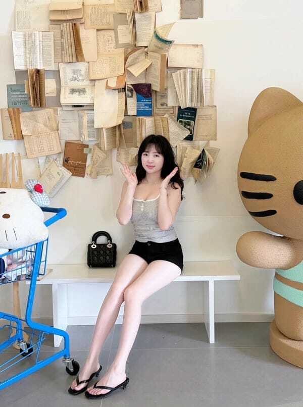 Gái múp với phong cách thời trang trẻ trung