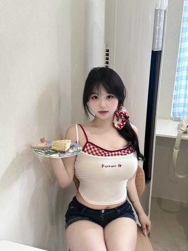 gái show hàng 29