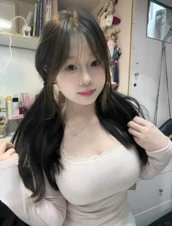 gái show hàng 7