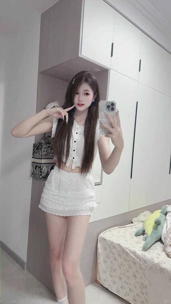 gái xinh cởi đồ 24