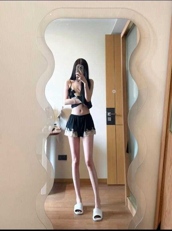 gái xinh cởi đồ 9