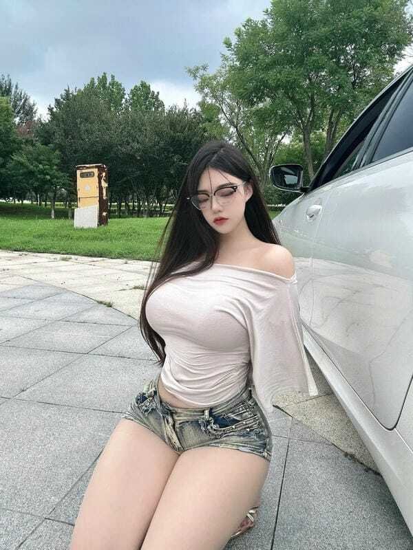gái xinh khoe ngực 25