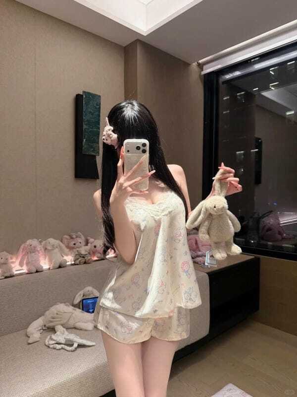 gái xinh mặc đồ ngủ 40