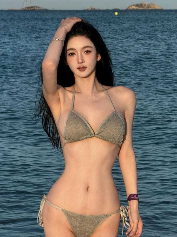 gái xinh mặc lọt khe 2