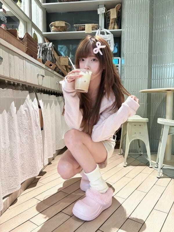 gái xinh mặc pinky 13