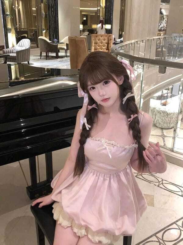 gái xinh mặc pinky 2