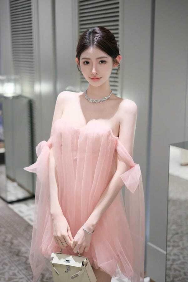 gái xinh mặc pinky 39