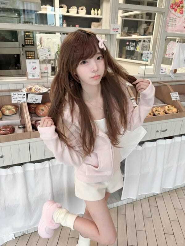 gái xinh mặc pinky 7