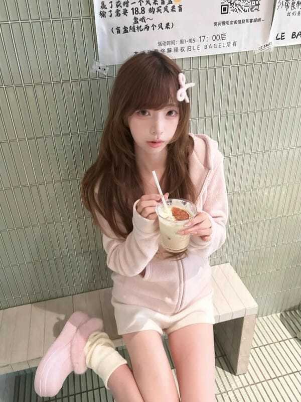 gái xinh mặc pinky 8