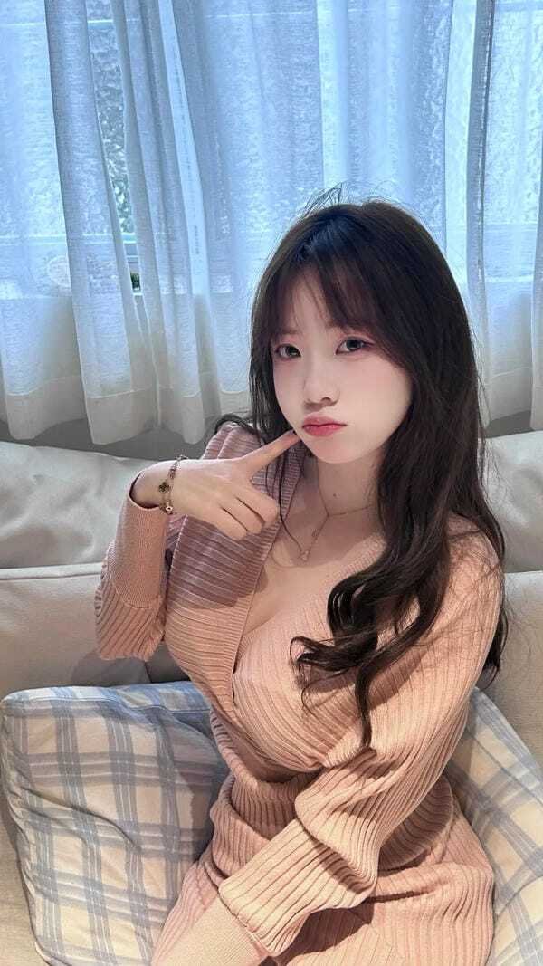 gái xinh ngực to 28