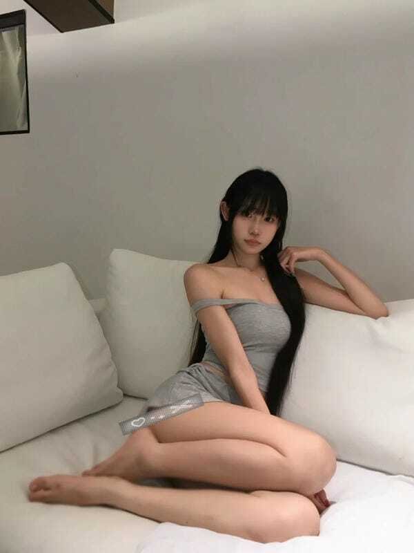 gái xinh show vú 28