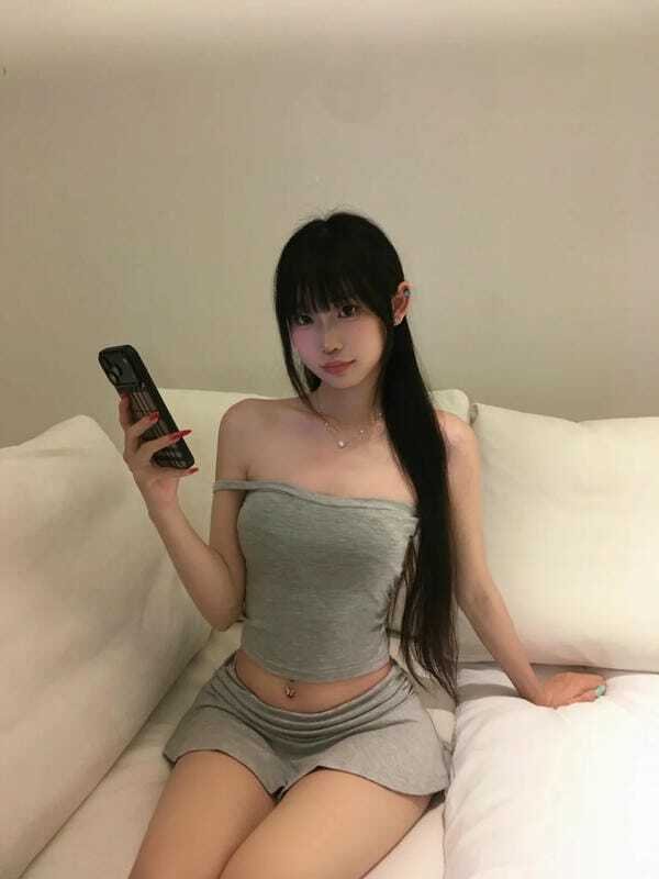 gái xinh show vú 29