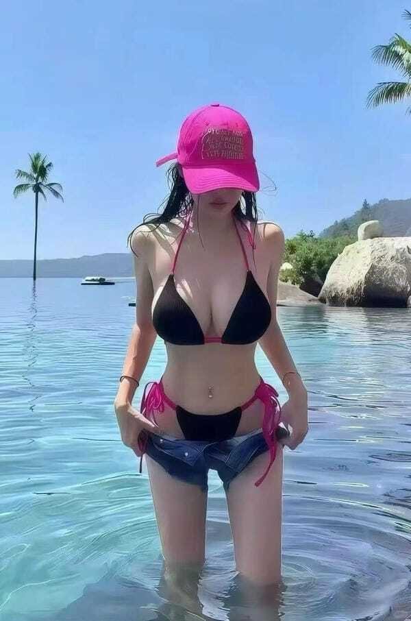gái xinh show vú 7