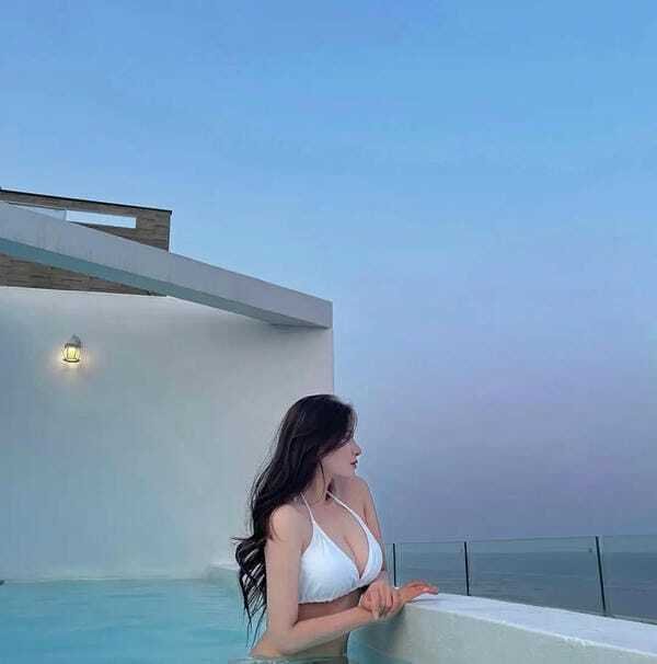 hình ảnh gái vú to
