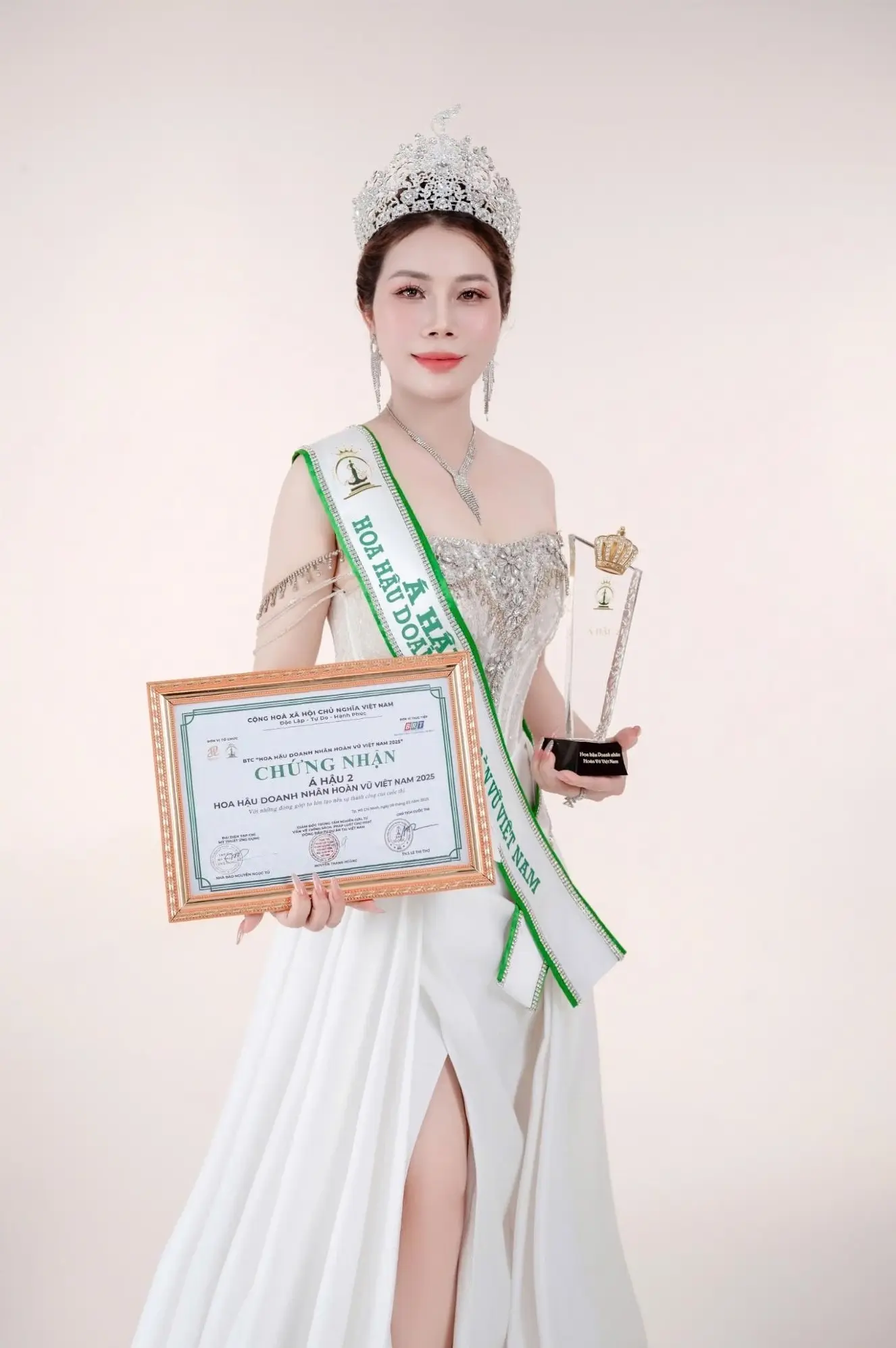 Hình ảnh minh họa cho sự bí ẩn và khám phá về Hạnh Linh