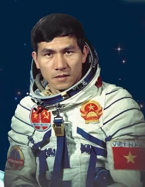 Một phi hành gia trong không gian