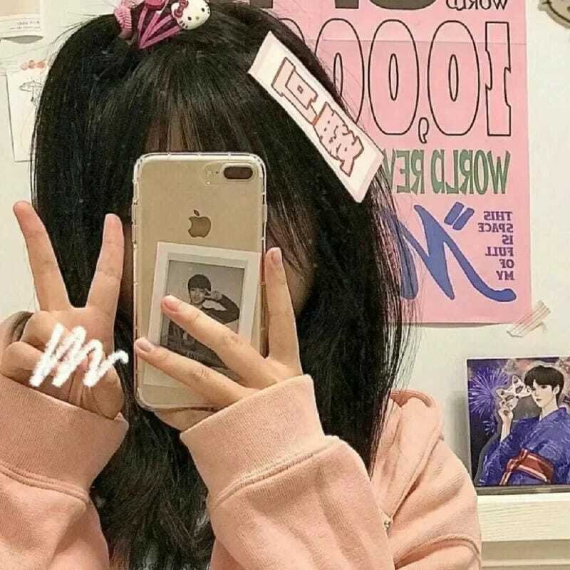 trước gương ảnh gái xinh che mặt