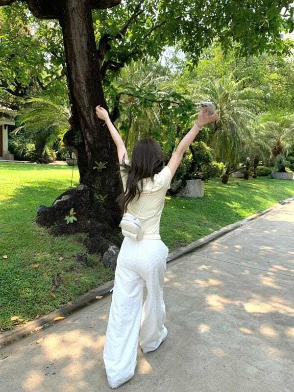 ảnh chụp sau lưng 14