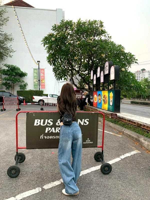 ảnh chụp sau lưng 19