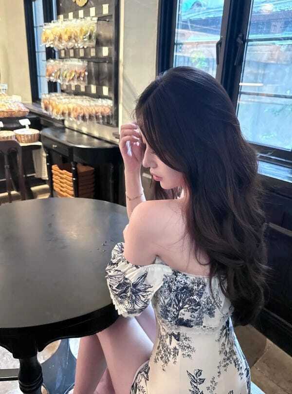 ảnh chụp sau lưng 23