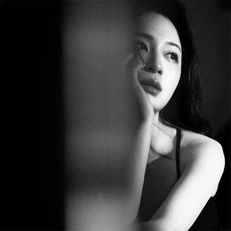 ảnh màu đen 25