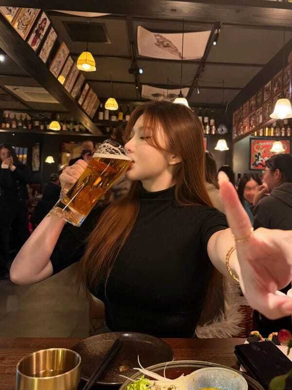 ảnh nhậu một mình