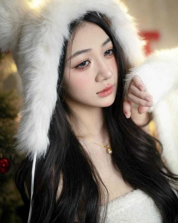 ảnh trần hà linh 21