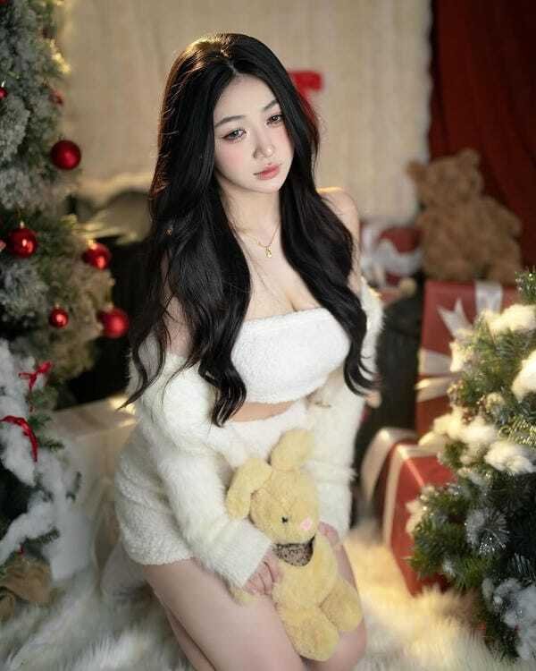 ảnh trần hà linh 23