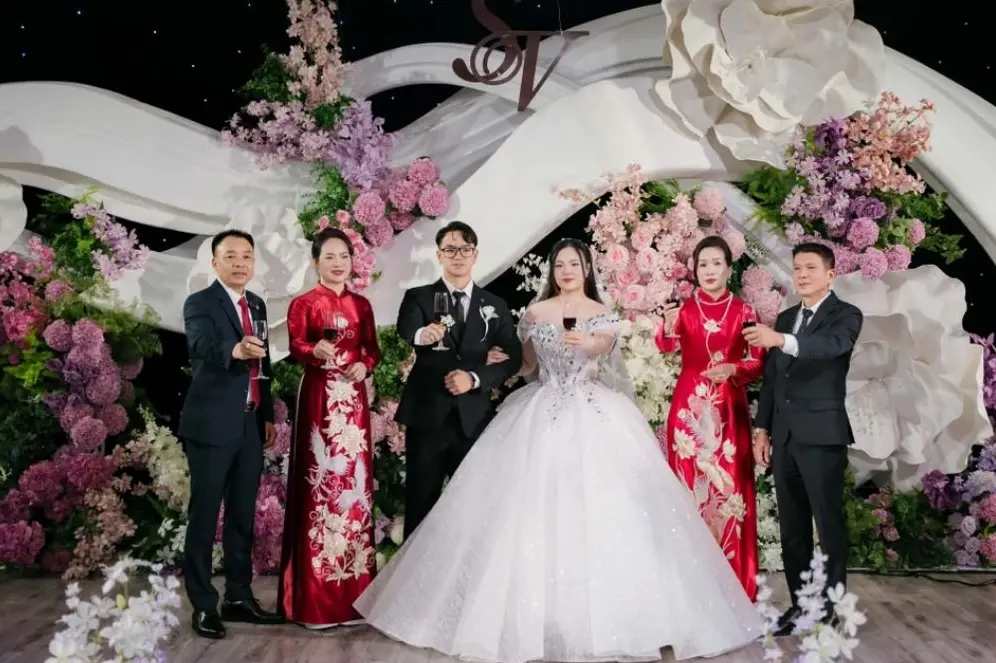 Bữa cơm gia đình ấm cúng