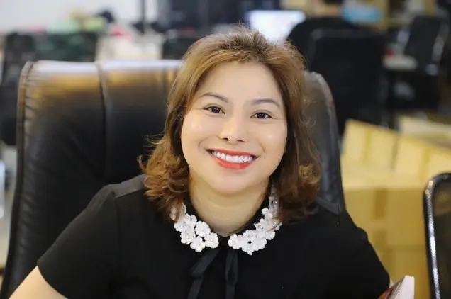 Doanh nhân Hoàng Kim Dung tại một sự kiện