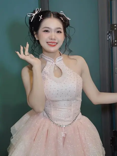 Dương Ái Vy xinh đẹp và cuốn hút