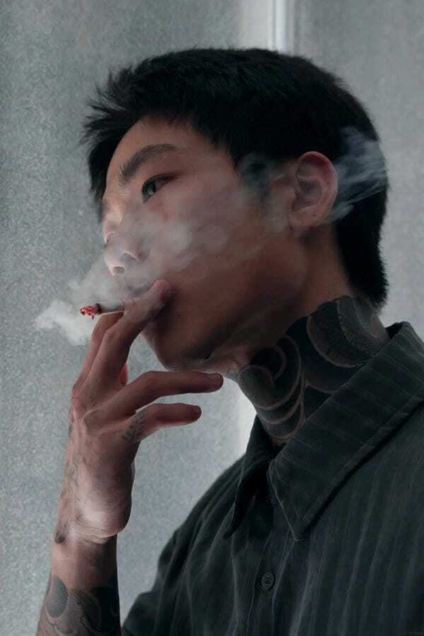 hình ảnh hút thuốc ngầu nam 42