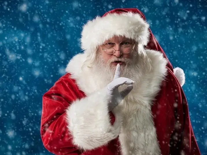 Hình ảnh Ông già Noel với túi quà lớn