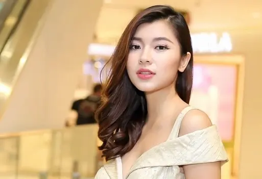 Đồng Ánh Quỳnh trong một buổi livestream