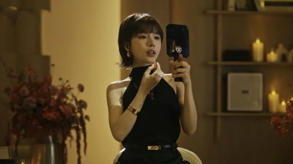 Phối đồ khoe bờ vai đẹp