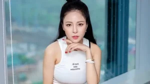 tram-anh-la-ai-he-lo-danh-tinh-va-su-nghiep-cua-hot-girl-a-t_600