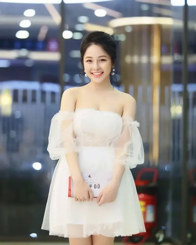Trâm Anh trong một buổi livestream