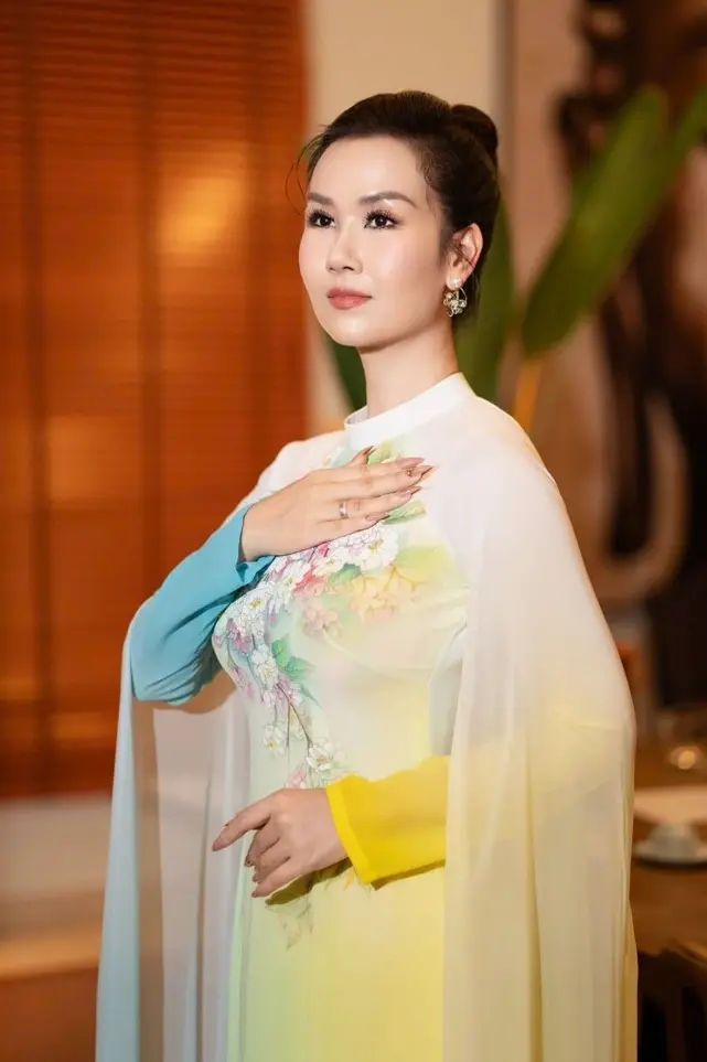 Võ Hạ Trâm trong một buổi biểu diễn