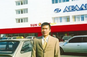 vo-ong-le-viet-lam-la-ai-he-lo-cuoc-song-oi-tu_799