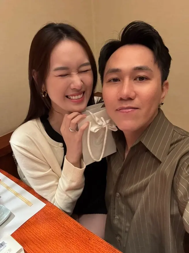 Bùi Tiến Dũng và vợ