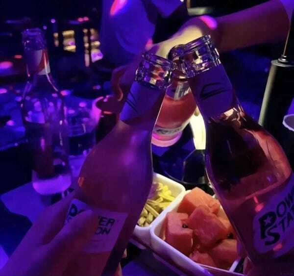 buồn ảnh bia rượu tự chụp 32