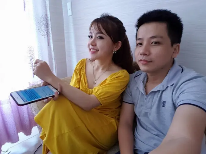Cameraman đang làm việc với máy quay