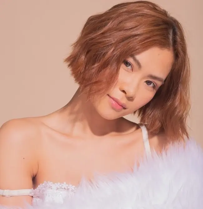 Hà Nhi Là Ai? Hé Lộ Hành Trình Âm Nhạc & Cuộc Sống Của “Thế Lực Tí Hon” - Hình ảnh bài viết