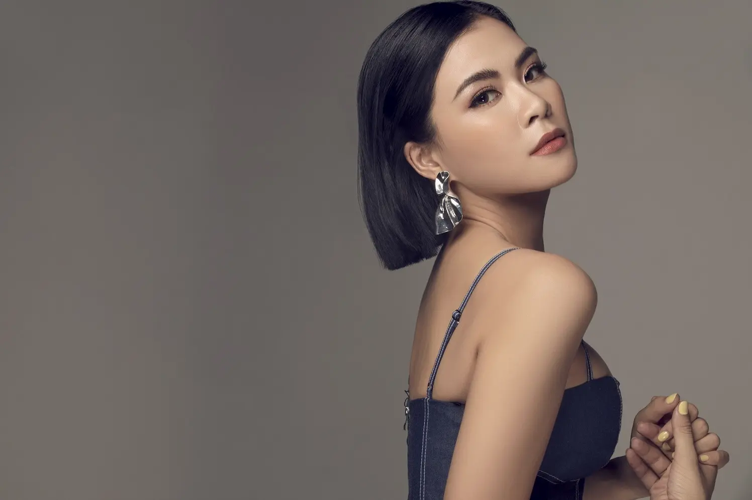 Hà Nhi với phong cách thời trang cá tính