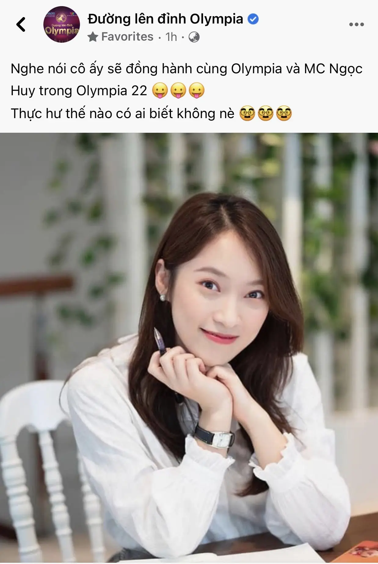 Khánh Vy với phong cách trẻ trung