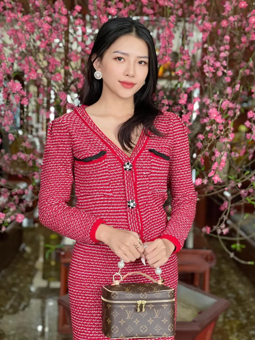 Phong cách thời trang của vợ Phan Mạnh Quỳnh