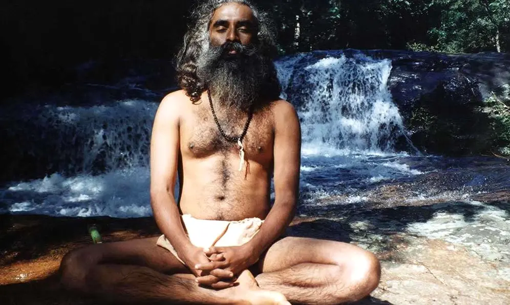 Sadhguru tại ngọn núi Velliangiri