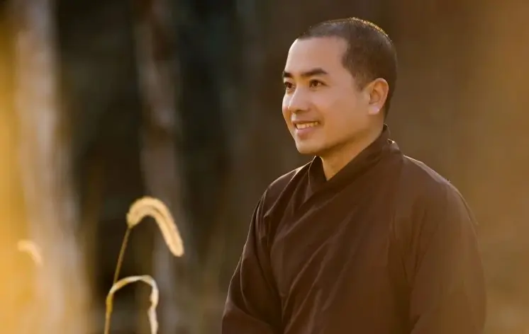 Thầy Minh Niệm trong một buổi thuyết giảng
